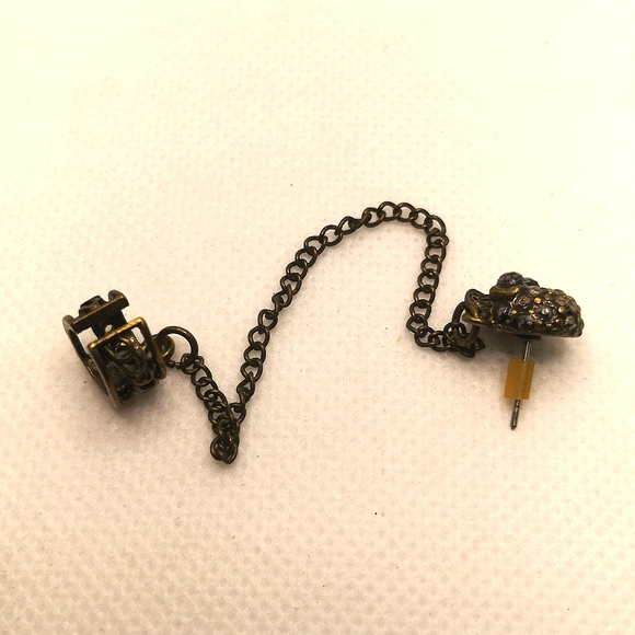 Skull stud with ear cuff - Picture 3 of 3